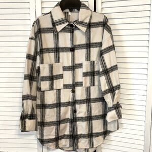 NWOT lightweight fleece shacket from boutique